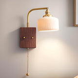 Vintage Brass Wall Sconce with Pull Chain Image - 6