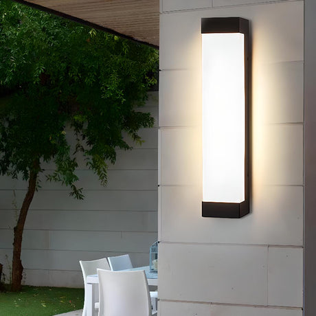 Waterproof Vertical Metal LED Outdoor Wall Sconce Image - 1