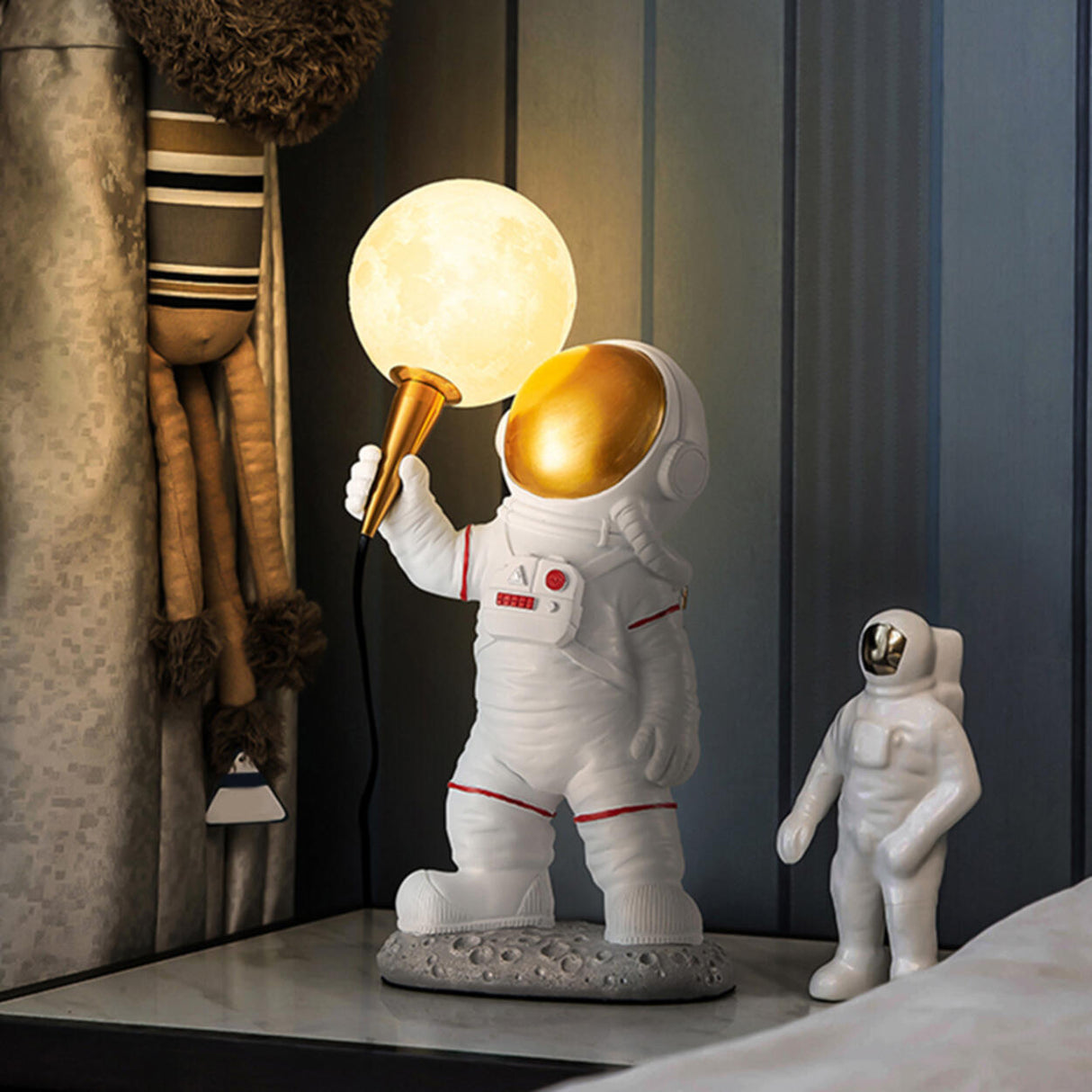 White Resin LED Astronaut Moon Decorative Table Lamp Image - 1