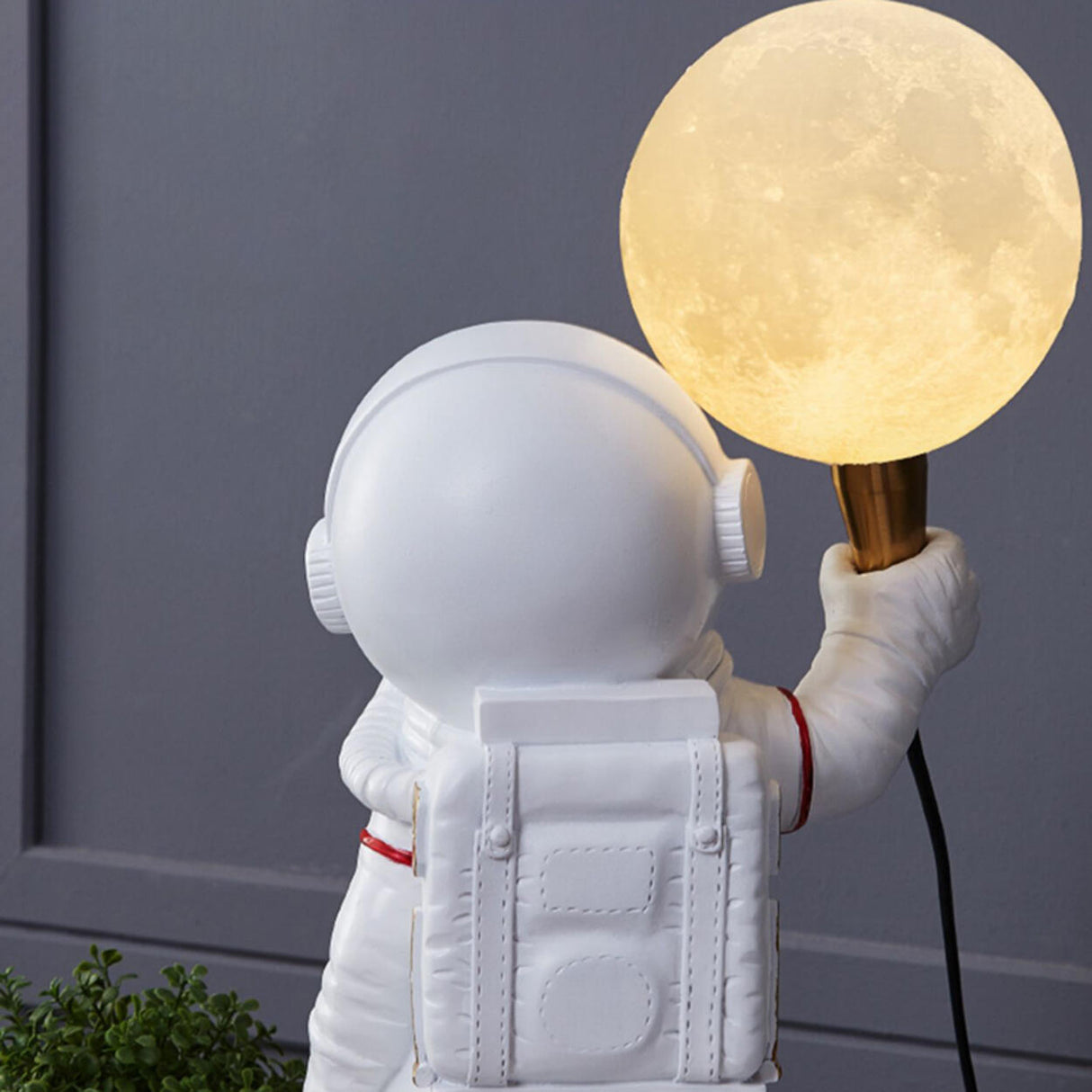 White Resin LED Astronaut Moon Decorative Table Lamp Image - 10