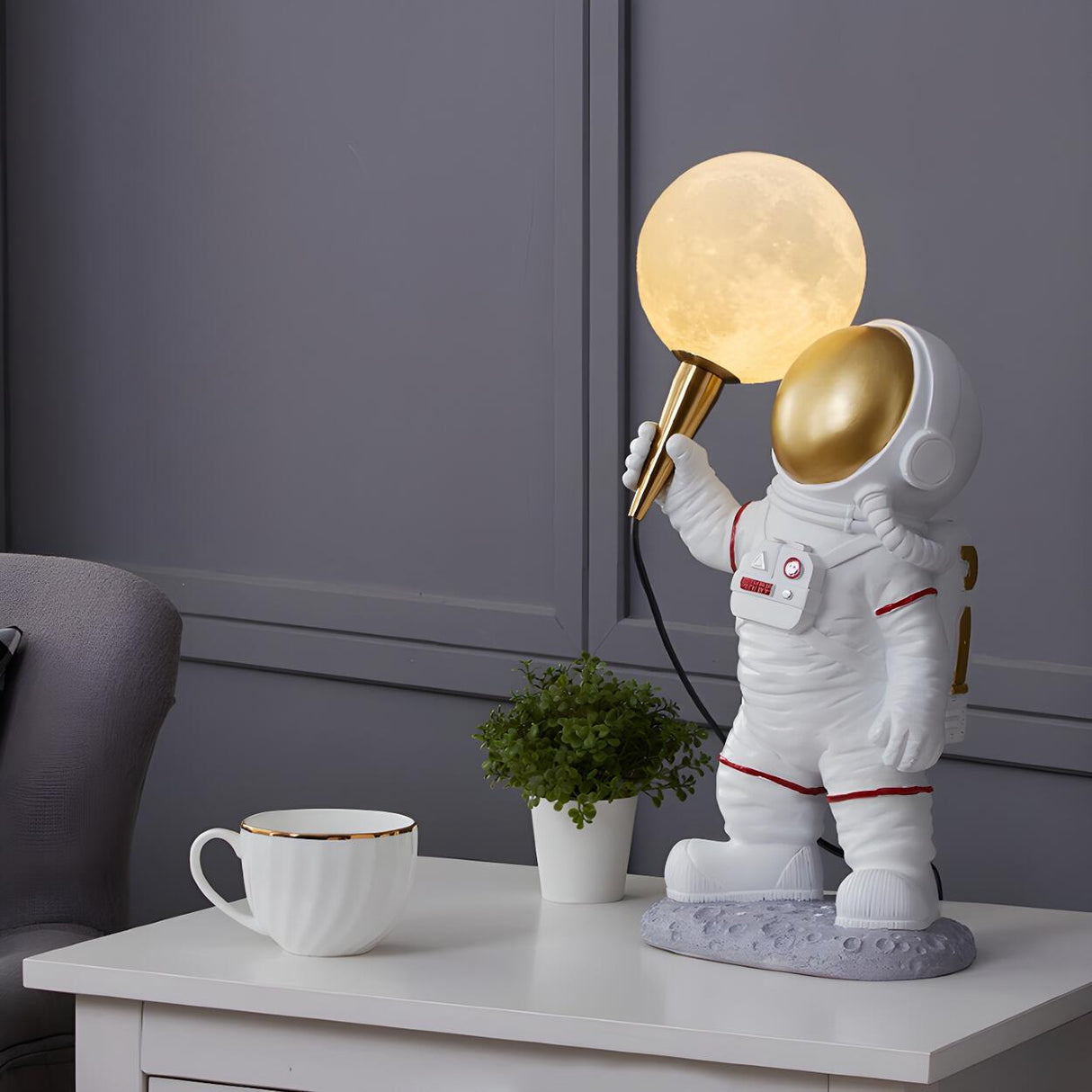 White Resin LED Astronaut Moon Decorative Table Lamp Image - 2