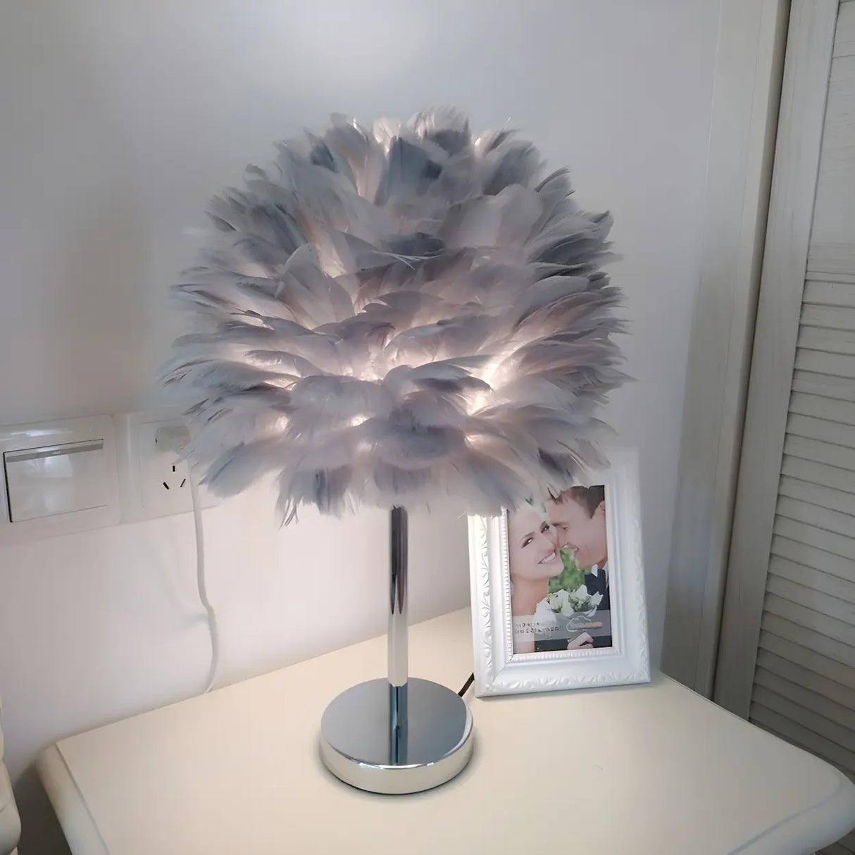 White Romantic Bedroom Feather Ball Decor Table Lamp Image - 5